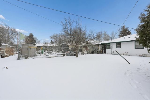 1515 Viking Drive E, Maplewood, MN 55109