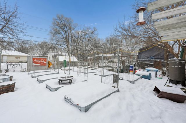 1515 Viking Drive E, Maplewood, MN 55109