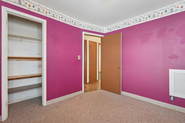 1515 Viking Drive E, Maplewood, MN 55109