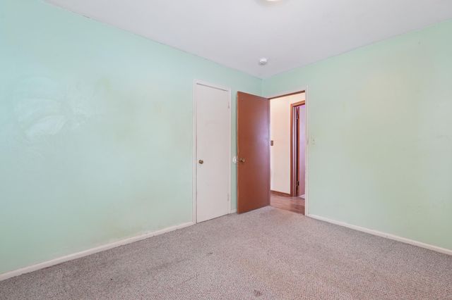 1515 Viking Drive E, Maplewood, MN 55109