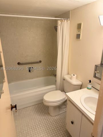 702 NW 87th Ave 213, Miami, FL 33172