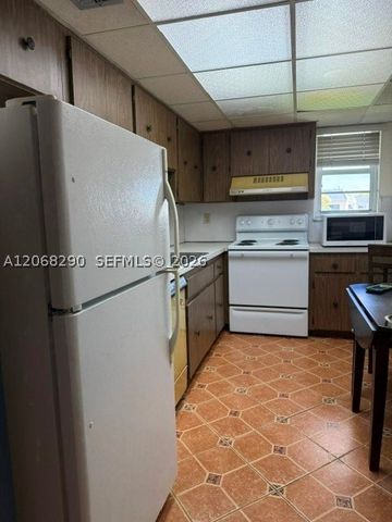 702 NW 87th Ave 213, Miami, FL 33172