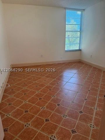 702 NW 87th Ave 213, Miami, FL 33172