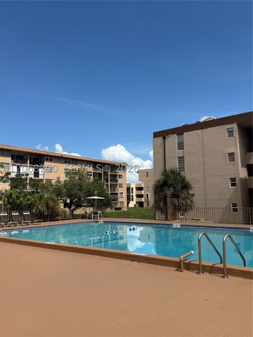 702 NW 87th Ave 213, Miami, FL 33172