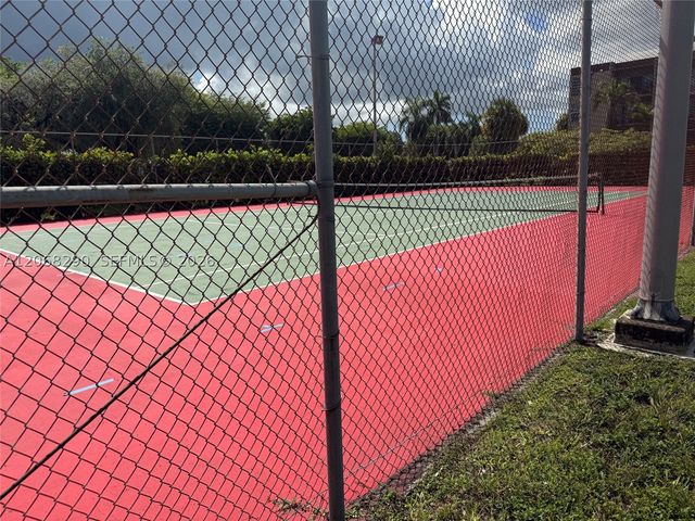 702 NW 87th Ave 213, Miami, FL 33172