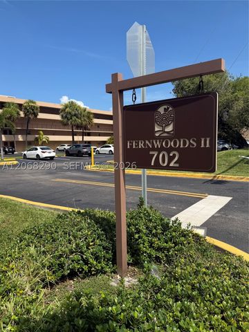 702 NW 87th Ave 213, Miami, FL 33172