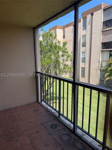 702 NW 87th Ave 213, Miami, FL 33172