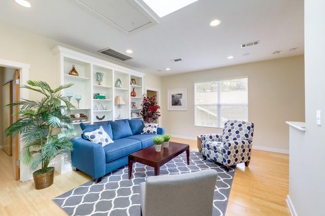 209 Park LN A, Austin, TX 78704