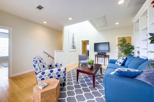 209 Park LN A, Austin, TX 78704