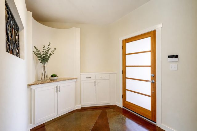 209 Park LN A, Austin, TX 78704