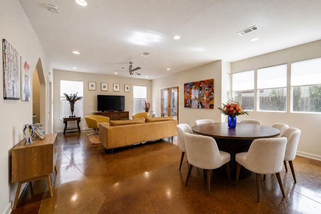 209 Park LN A, Austin, TX 78704