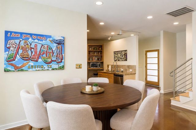 209 Park LN A, Austin, TX 78704