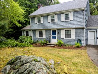 23 Katy Hatchs Road, Falmouth, MA 02540