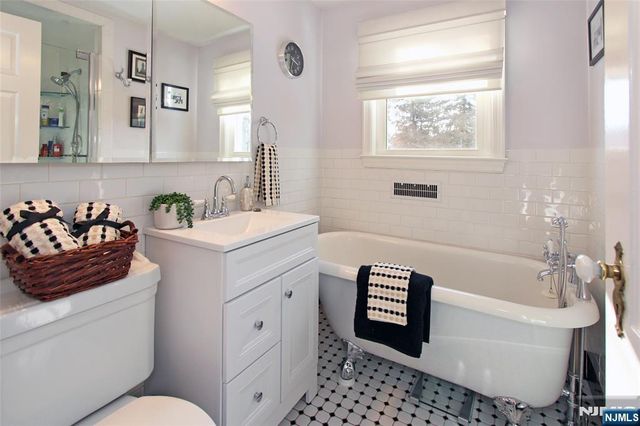 14 Davidson Road, Bloomfield, NJ 07003