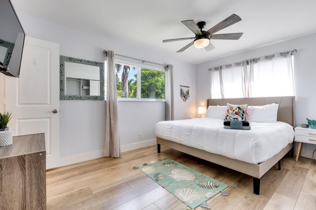 242 SW 9th Street, Pompano Beach, FL 33060