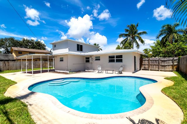 242 SW 9th Street, Pompano Beach, FL 33060
