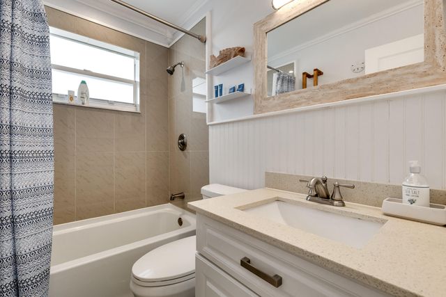 242 SW 9th Street, Pompano Beach, FL 33060