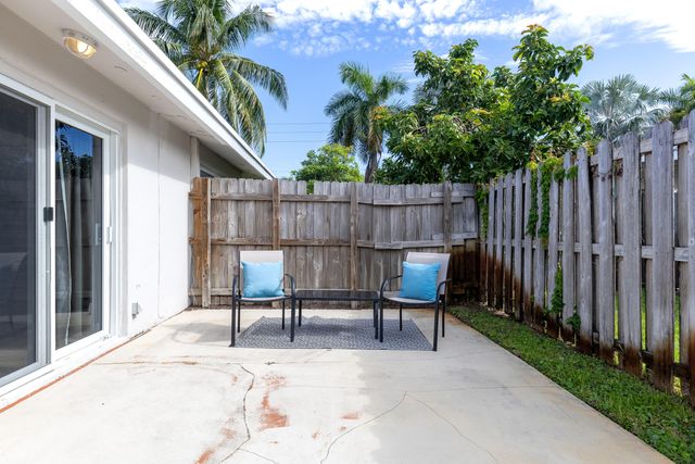 242 SW 9th Street, Pompano Beach, FL 33060