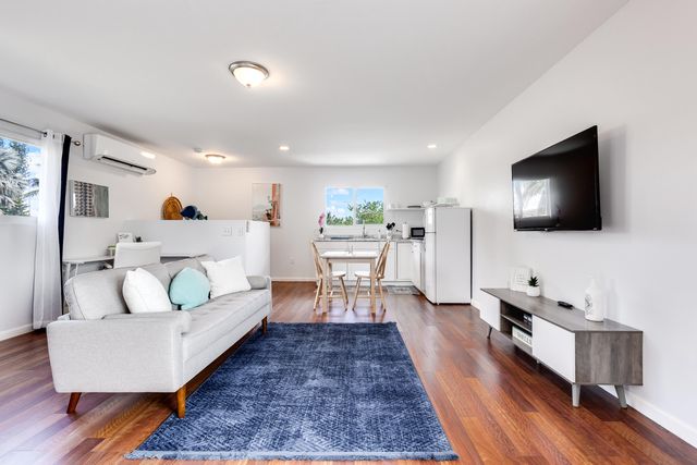 242 SW 9th Street, Pompano Beach, FL 33060