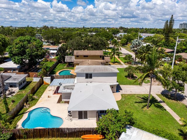 242 SW 9th Street, Pompano Beach, FL 33060