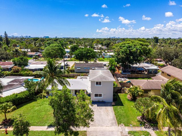 242 SW 9th Street, Pompano Beach, FL 33060