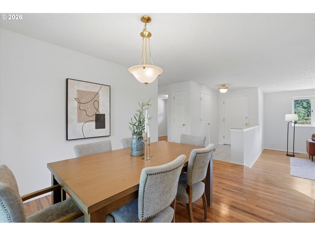 11850 Sw FOOTHILL Dr, Portland, OR 97225