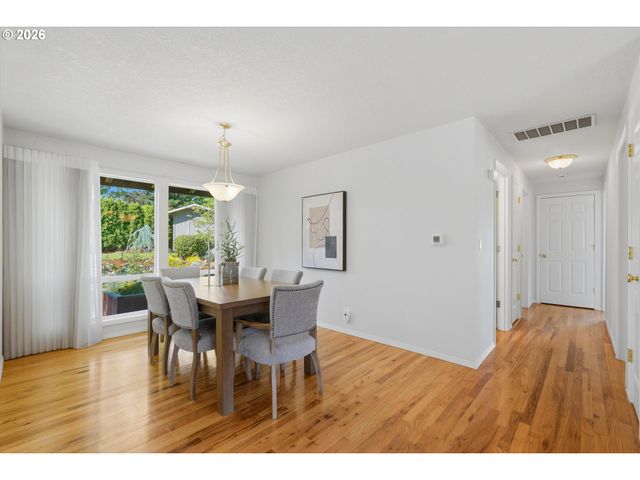 11850 Sw FOOTHILL Dr, Portland, OR 97225