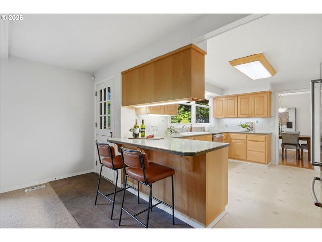 11850 Sw FOOTHILL Dr, Portland, OR 97225
