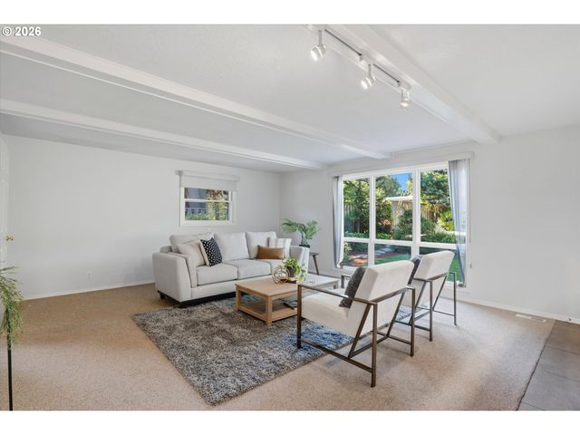 11850 Sw FOOTHILL Dr, Portland, OR 97225