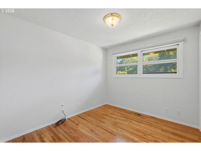 11850 Sw FOOTHILL Dr, Portland, OR 97225