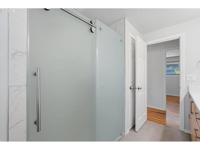 11850 Sw FOOTHILL Dr, Portland, OR 97225