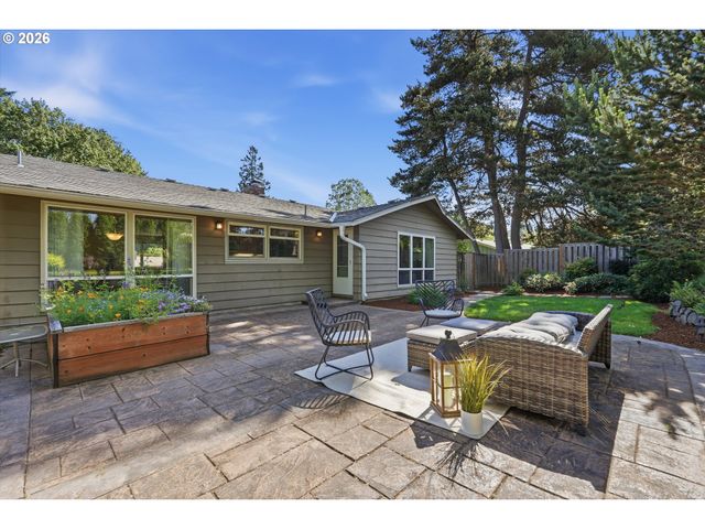 11850 Sw FOOTHILL Dr, Portland, OR 97225