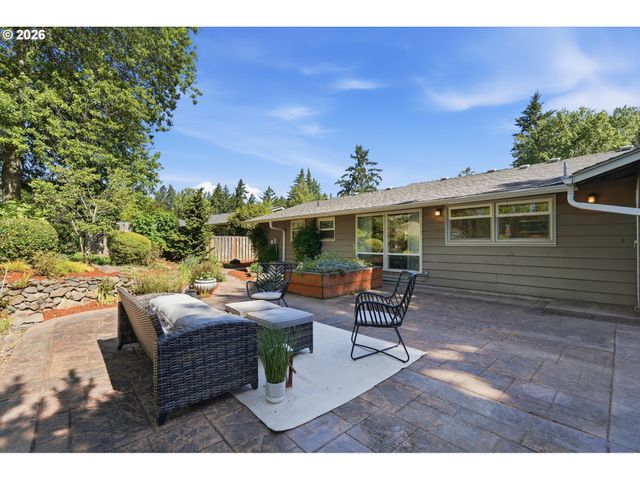 11850 Sw FOOTHILL Dr, Portland, OR 97225