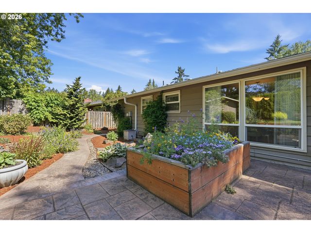 11850 Sw FOOTHILL Dr, Portland, OR 97225