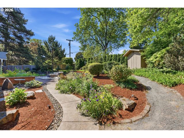 11850 Sw FOOTHILL Dr, Portland, OR 97225