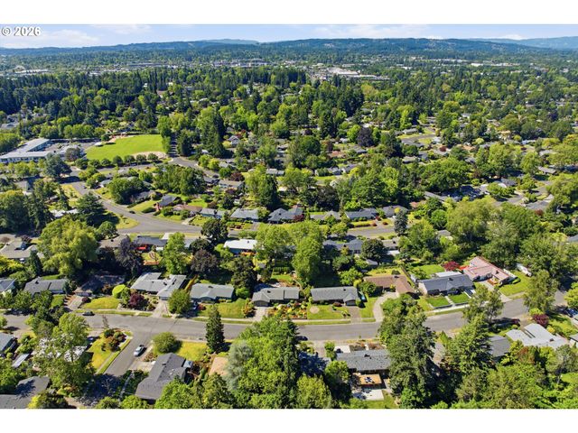11850 Sw FOOTHILL Dr, Portland, OR 97225