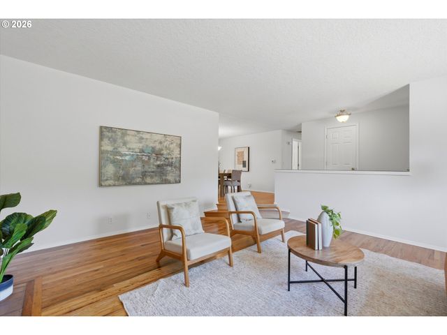 11850 Sw FOOTHILL Dr, Portland, OR 97225