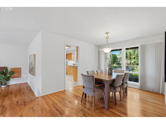 11850 Sw FOOTHILL Dr, Portland, OR 97225
