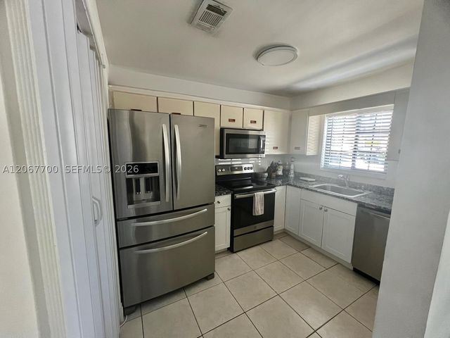 1133 NE 210th Ter, Miami, FL 33179