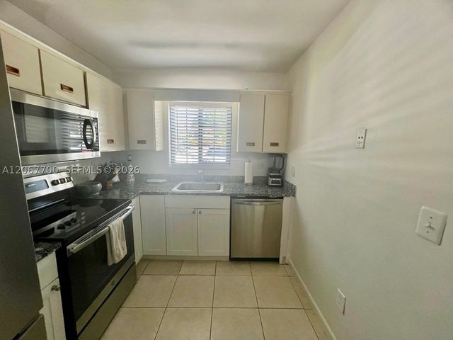 1133 NE 210th Ter, Miami, FL 33179