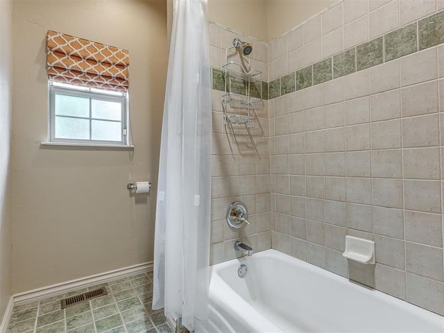 14808 Maplelake Drive, Edmond, OK 73013