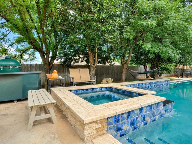 14808 Maplelake Drive, Edmond, OK 73013