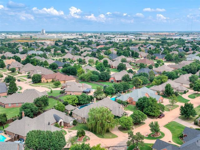 14808 Maplelake Drive, Edmond, OK 73013