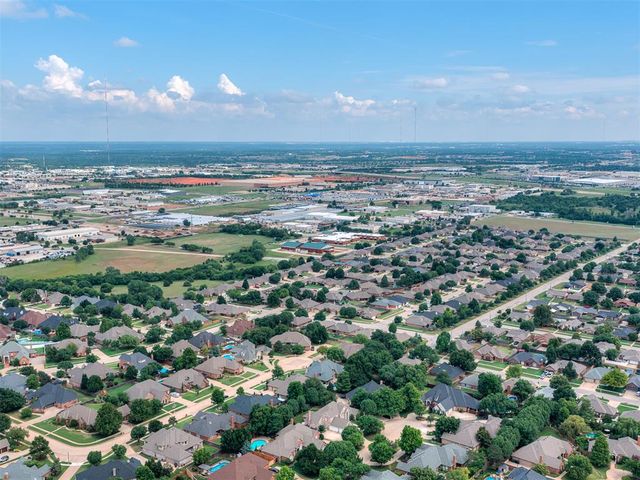 14808 Maplelake Drive, Edmond, OK 73013