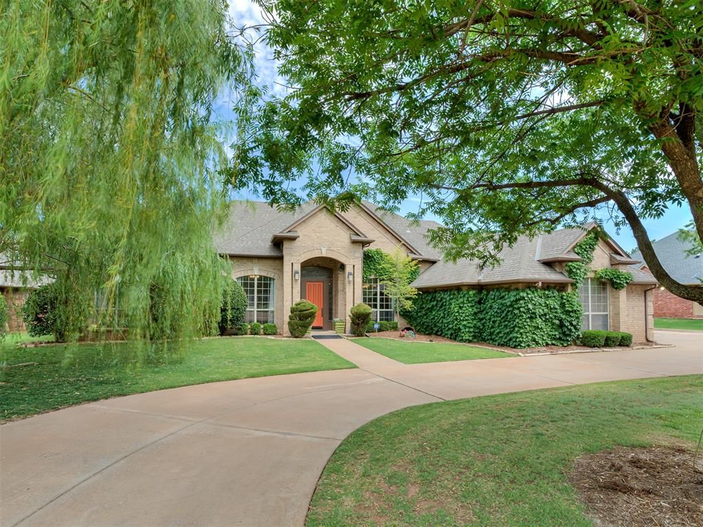 14808 Maplelake Drive, Edmond, OK 73013