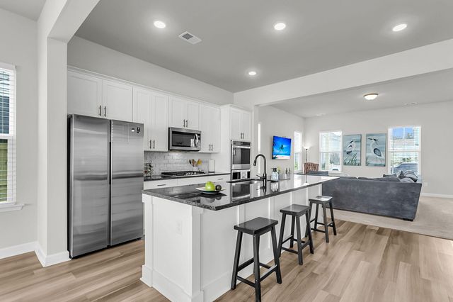 608 Blueway Avenue, Summerville, SC 29486