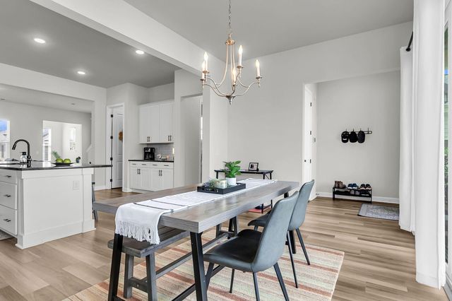 608 Blueway Avenue, Summerville, SC 29486