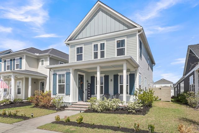 608 Blueway Avenue, Summerville, SC 29486