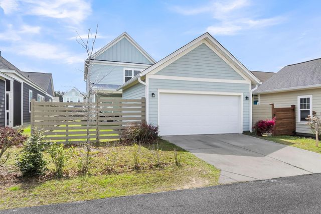 608 Blueway Avenue, Summerville, SC 29486