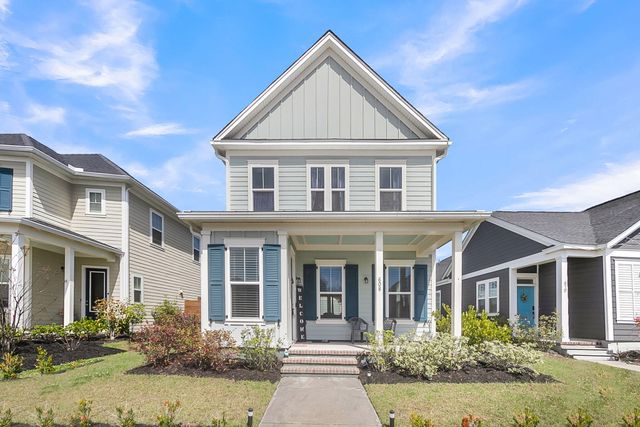608 Blueway Avenue, Summerville, SC 29486